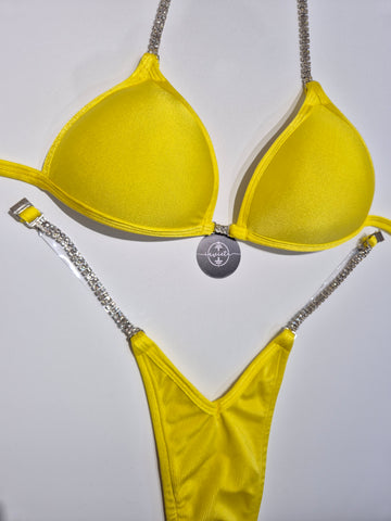 Bikini Poses Amarelo Bikini Poses Amarelo