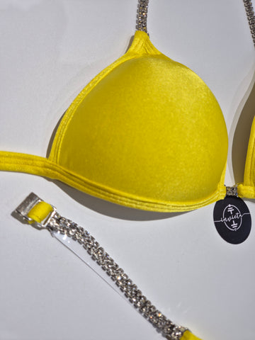 Bikini Poses Amarelo Bikini Poses Amarelo